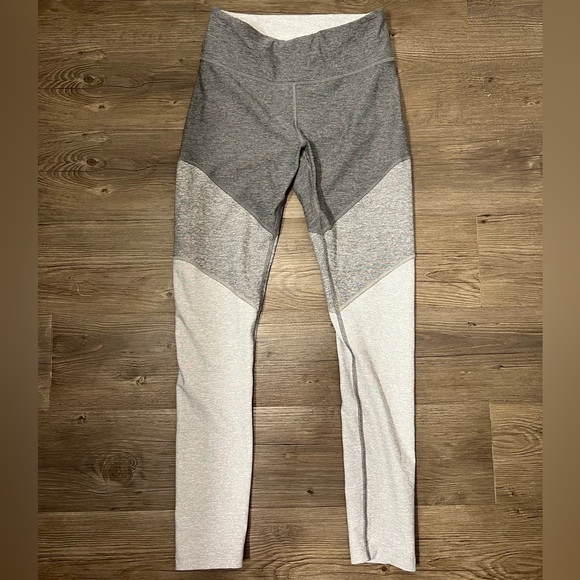 Outdoor Voices Springs 7/8 Leggings Gray Colorblock Yoga Active Size S $78 MSRP - Picture 2 of 7